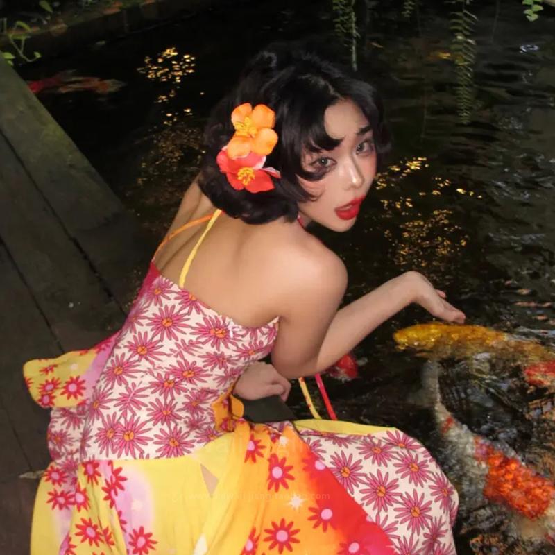 复古橘红色扶桑花发夹氛围感