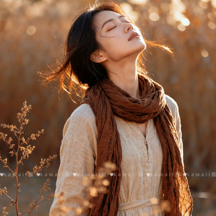 秋冬美拉德色系棉麻褶皱围巾复古文艺高级感丝巾沙漠旅游拍照围脖
