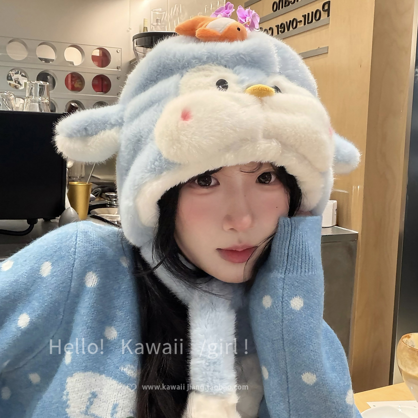 可爱卡通企鹅毛绒帽子围巾一体式