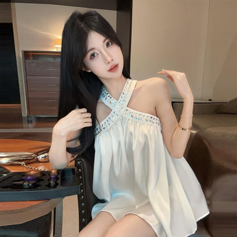 轻奢名媛风重工烫钻挂脖露肩缎面衬衫女夏季气质感百搭宽松小上衣