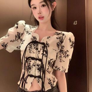 新款 女夏季 衬衫 气质上衣 短款 小衫 修身 国风盘扣方领植绒设计感短袖