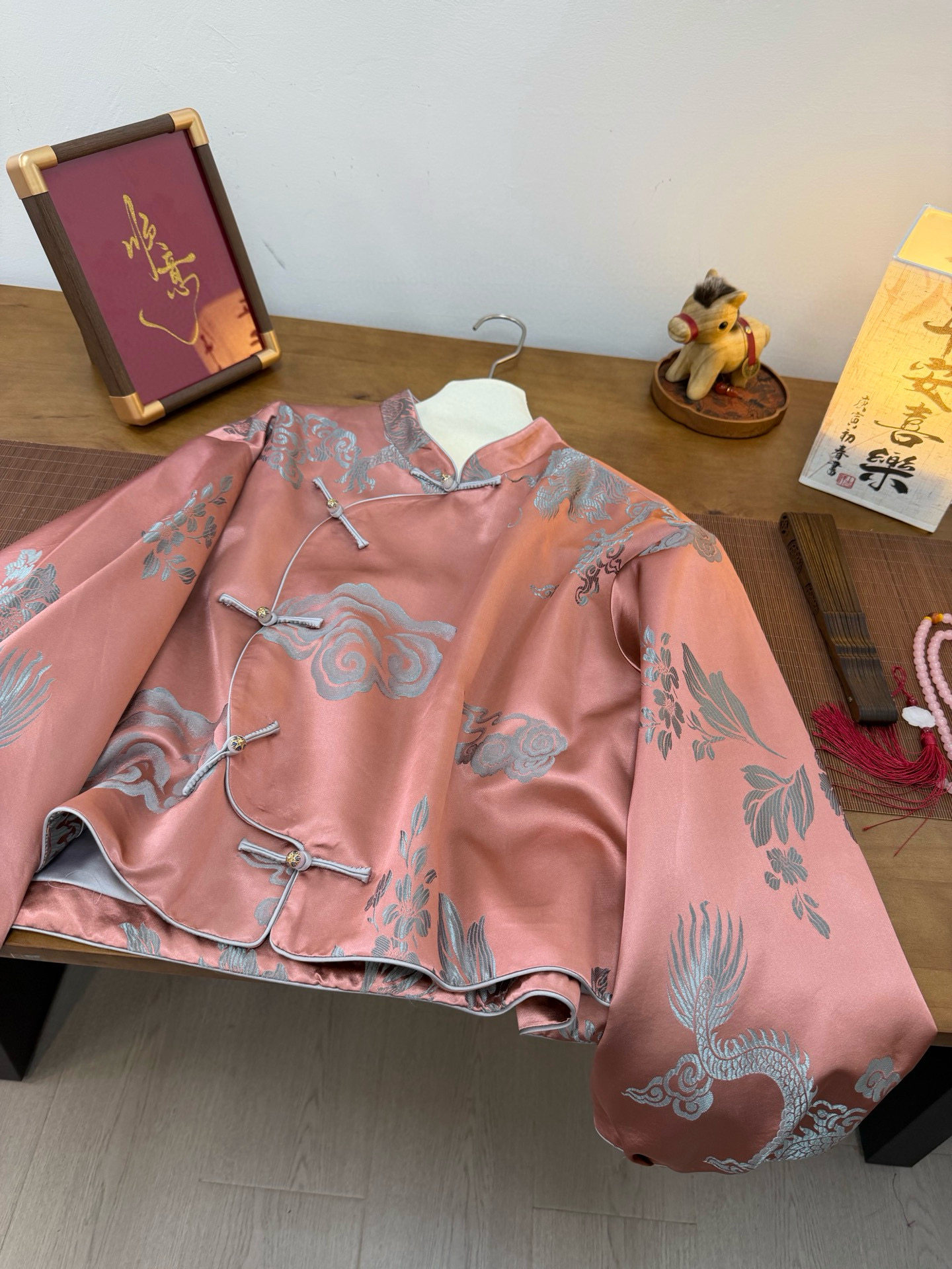 真丝老缎真丝重工外套新中式国风立领盘扣气质百搭显瘦减龄上衣,女装/女士精品,上衣,淘宝优惠券,粉丝福利购,淘宝优惠卷