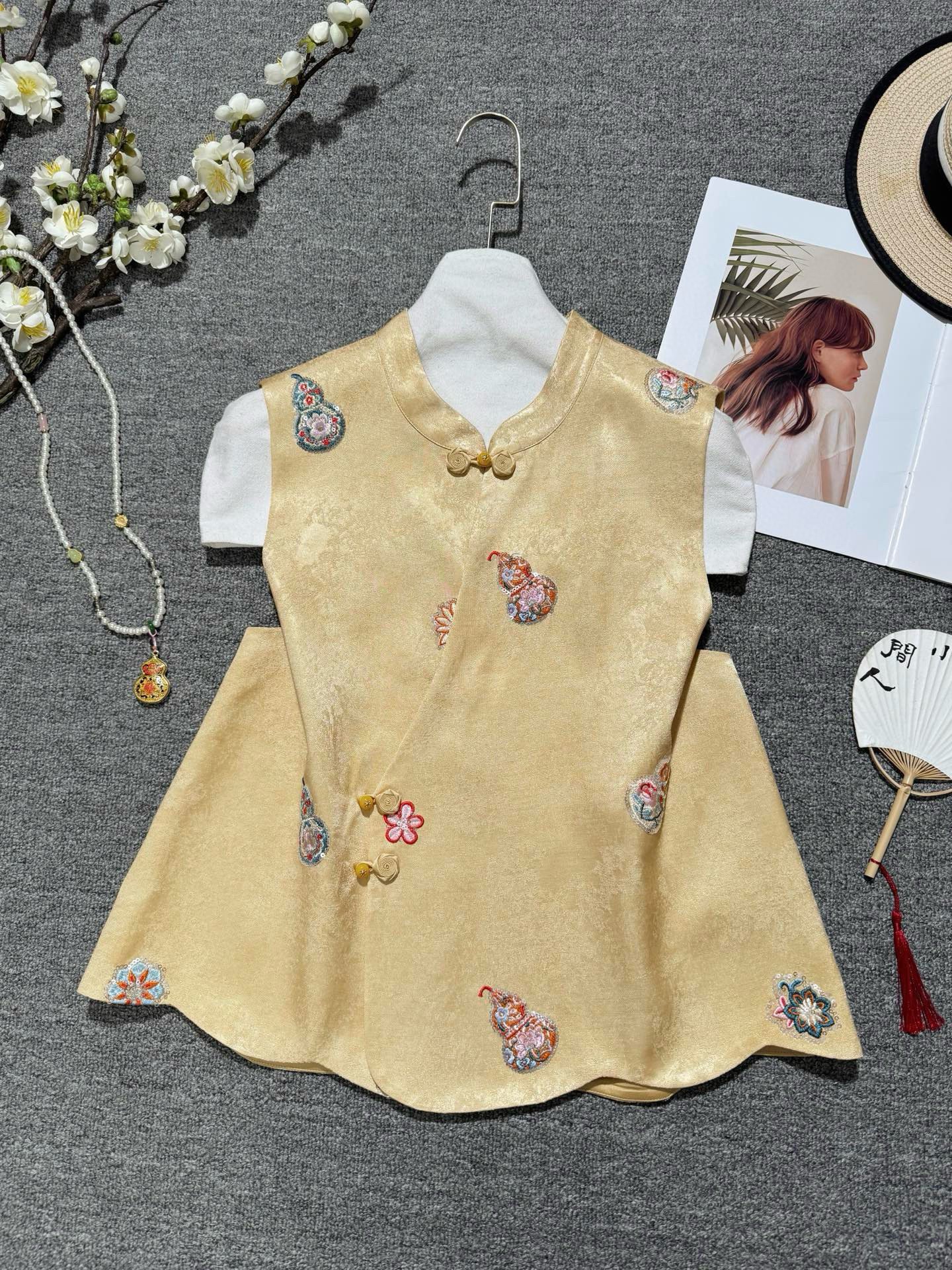 人丝绣花马甲 2026春季新款新中式国风重工刺绣钉珠宽松显瘦外套,女装/女士精品,上衣,淘宝优惠券,粉丝福利购,淘宝优惠卷