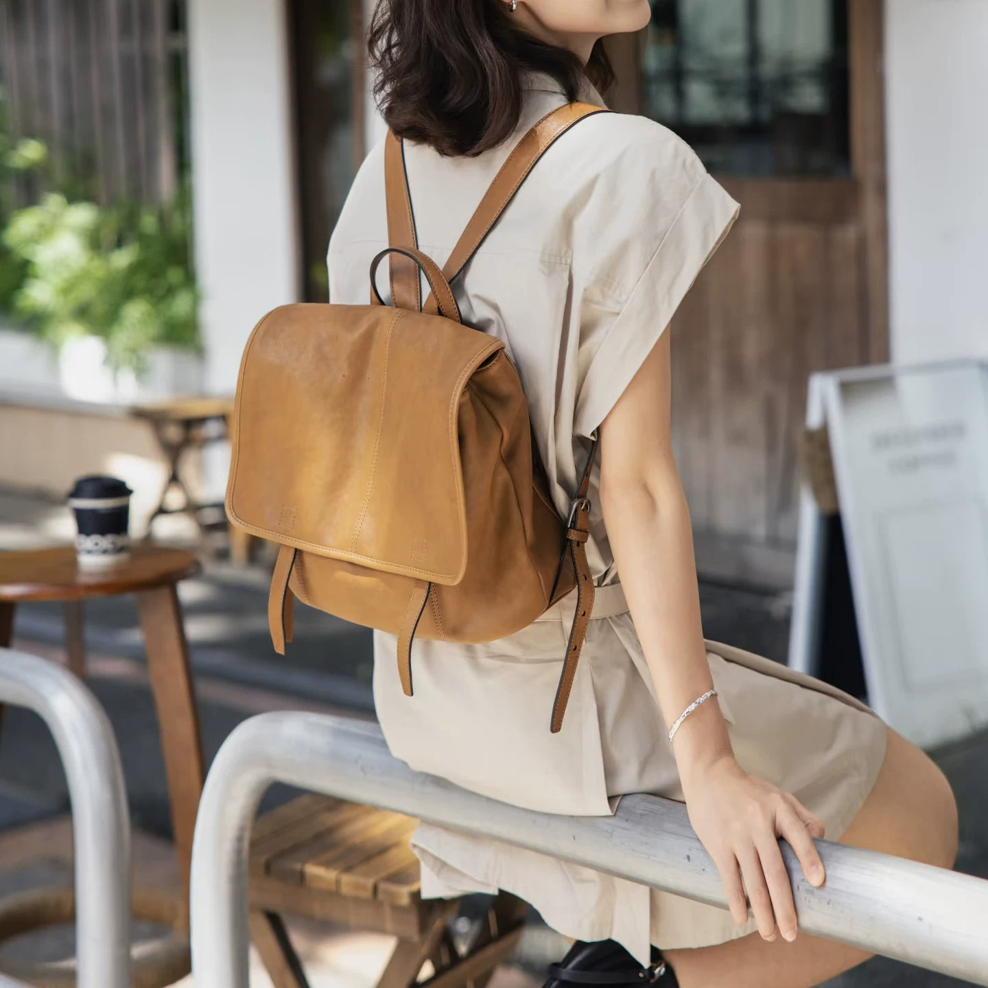 宋佳同款植鞣牛皮男女通用信使系列简约邮差双肩包大容量电脑背包
