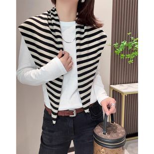 凹造型神器!休闲百搭 舒适保暖羊绒+羊毛色织条纹三角围巾披肩女