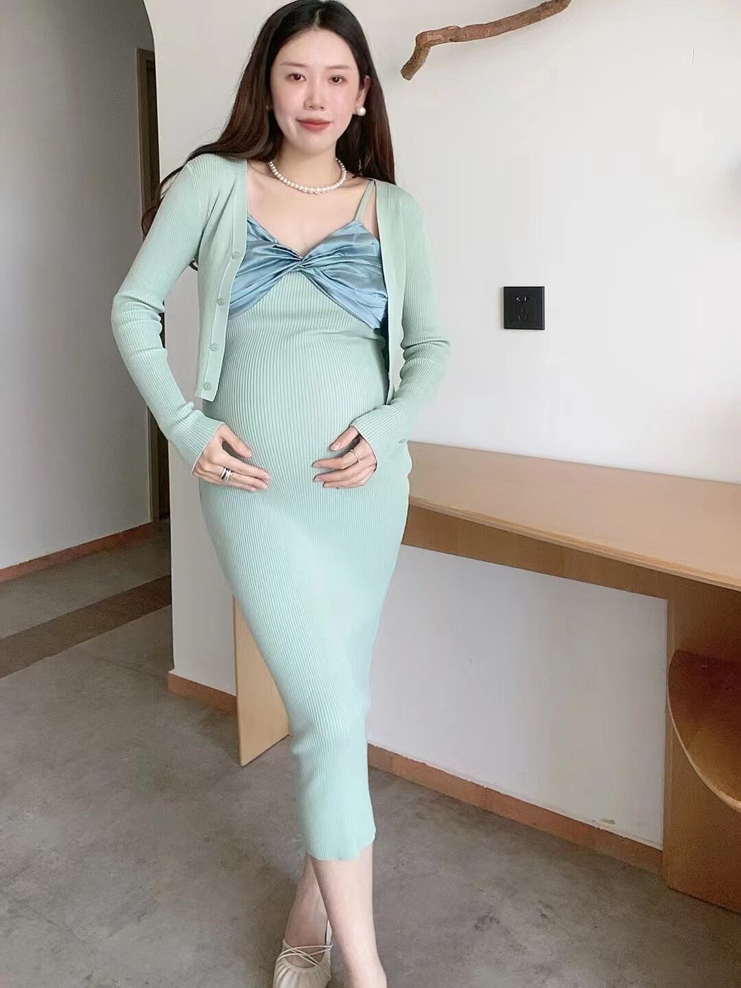 孕妇春季吊带裙开衫两件套