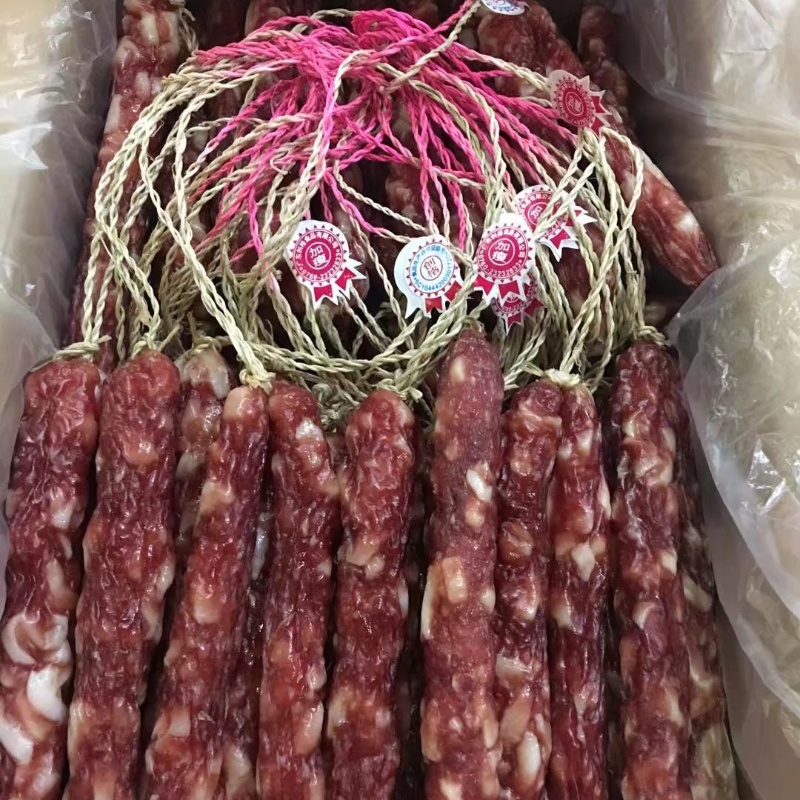 包郵整箱10斤裝創(chuàng)格臘味加瘦散裝有吊線臘腸一級(jí)7分瘦 廣式臘肉味