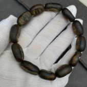 紫奇楠留疤沉香手串 满油糯软 气味浓冲 熟透满油 生闻蜜香花香甜