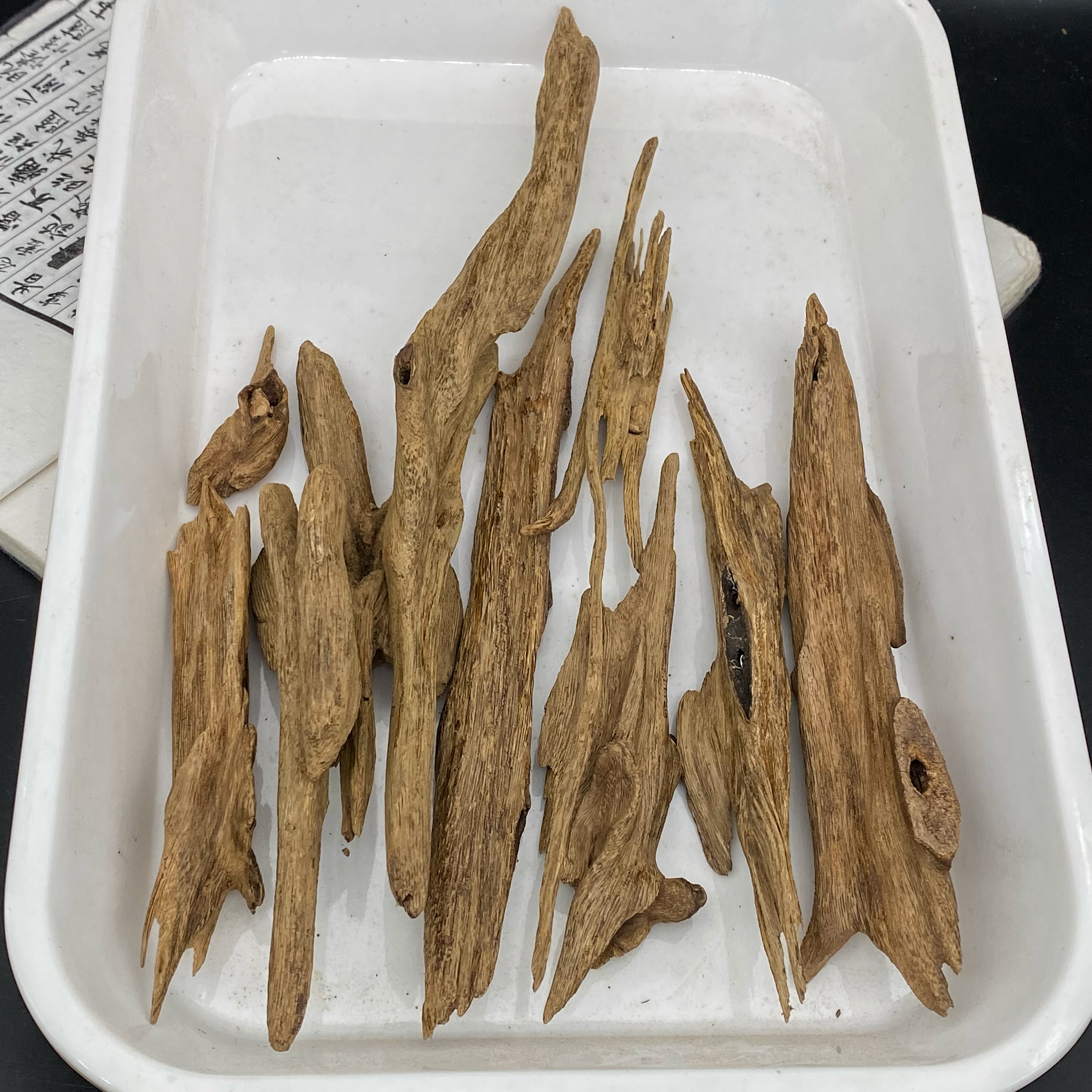 海南沉香土沉树心油 8分沉 百年老料 实心料 天然结香 花香味浓郁