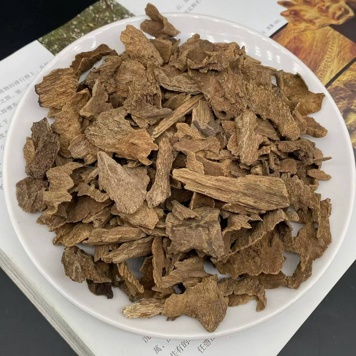 芽庄土沉老虫漏 百年老红土土沉 甜凉醇厚 香味持久 原汁原味