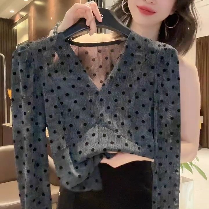 欧货V领亮丝植绒波点网纱打底衫女早秋新款喇叭长袖修身显瘦上衣t