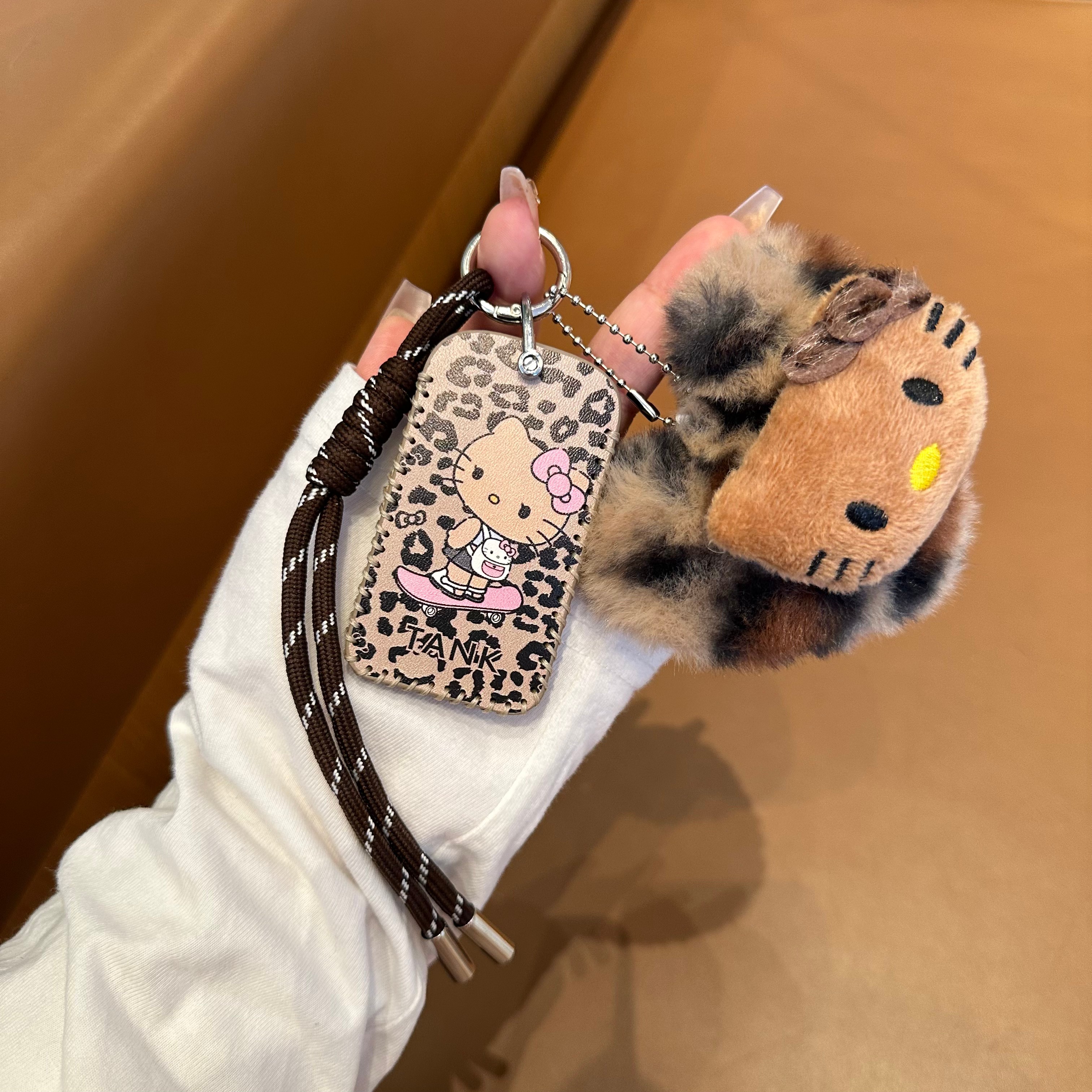 适用于坦克车钥匙套25款300/400/500/700hi4t新能源可爱保护壳扣图片