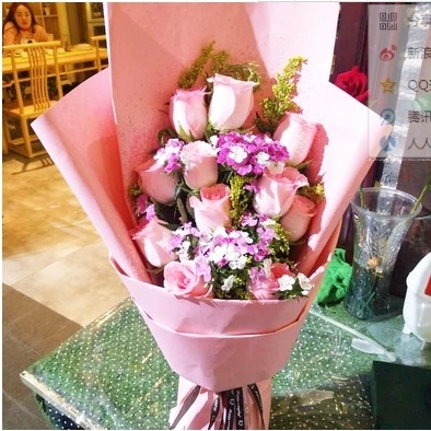 漯河召陵区老窝镇后谢乡姬石乡青年村乡鲜花店母亲节速递玫瑰花束
