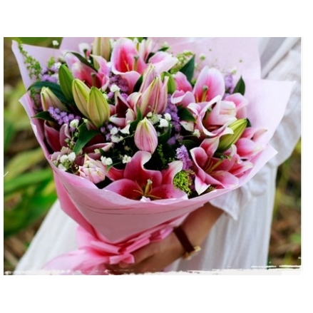 化隆回族自治县循化撒拉族自治县鲜花店蛋糕店速递玫瑰生日蛋糕