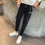 黑色