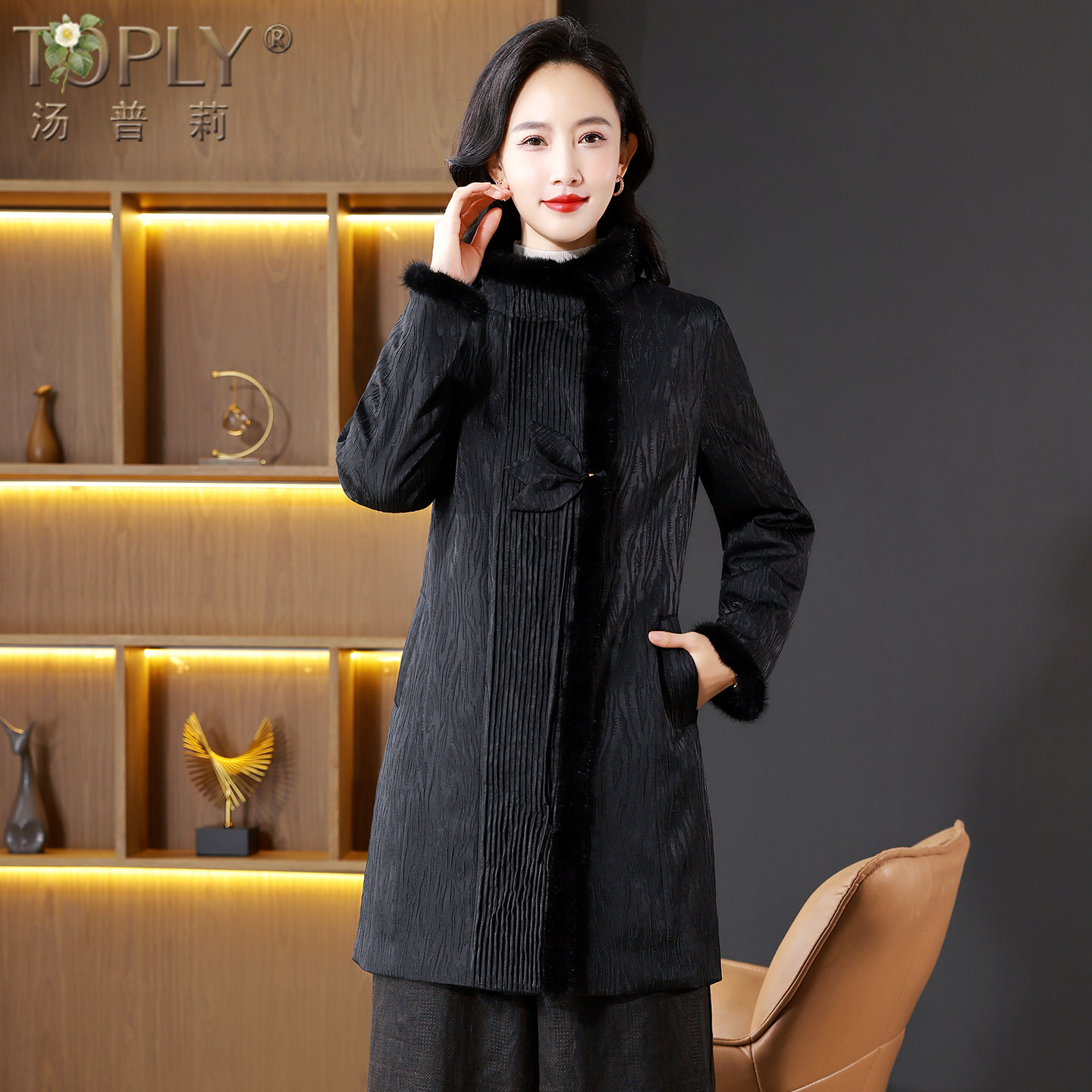 2025冬新款水貂毛羽绒服女高端品牌妈妈鹅绒服大码显瘦中长款外套