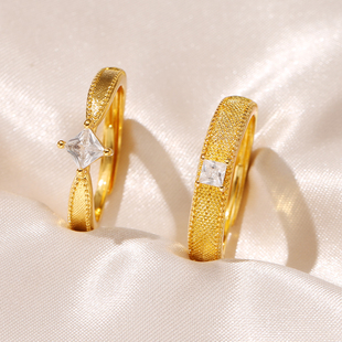 仿金色四爪方形公主钻戒情侣仿真对戒结婚活口可调节戒指一对道具