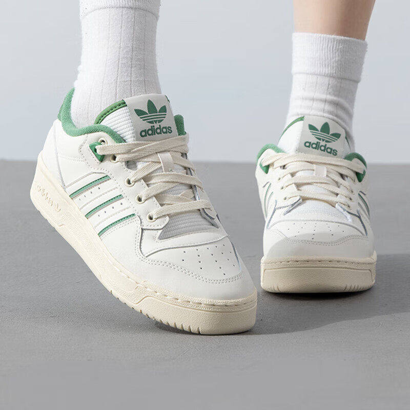 阿迪达斯三叶草正品板鞋