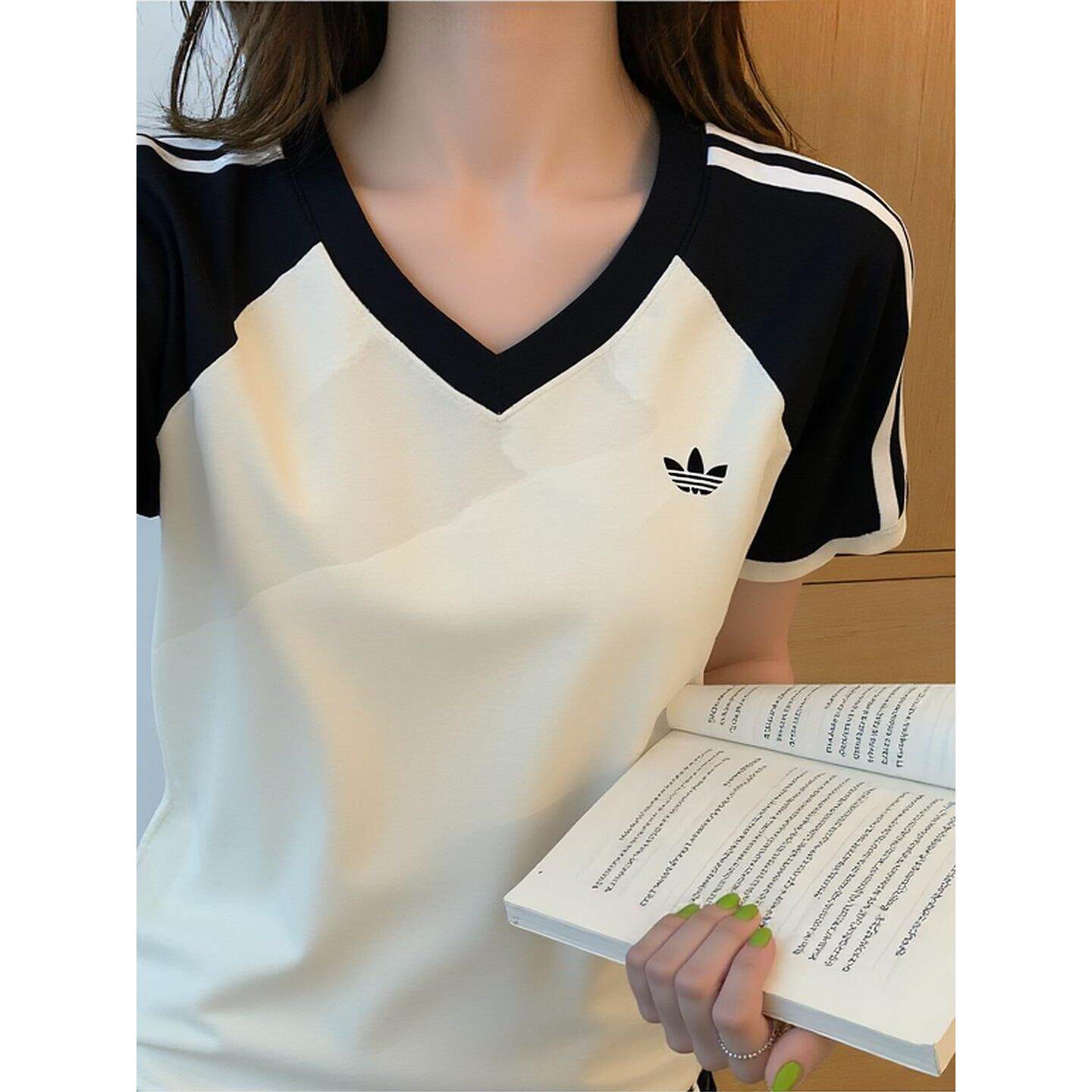 阿迪达斯三叶草短袖女半袖夏季正品健身训练运动服休闲V领T恤衫