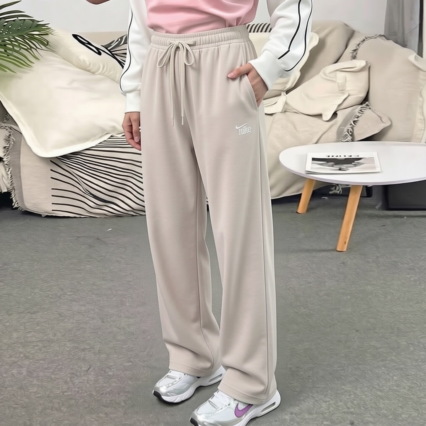 Nike耐克潮流时尚浅色运动裤宽松直筒长裤2026年新款女裤休闲裤子