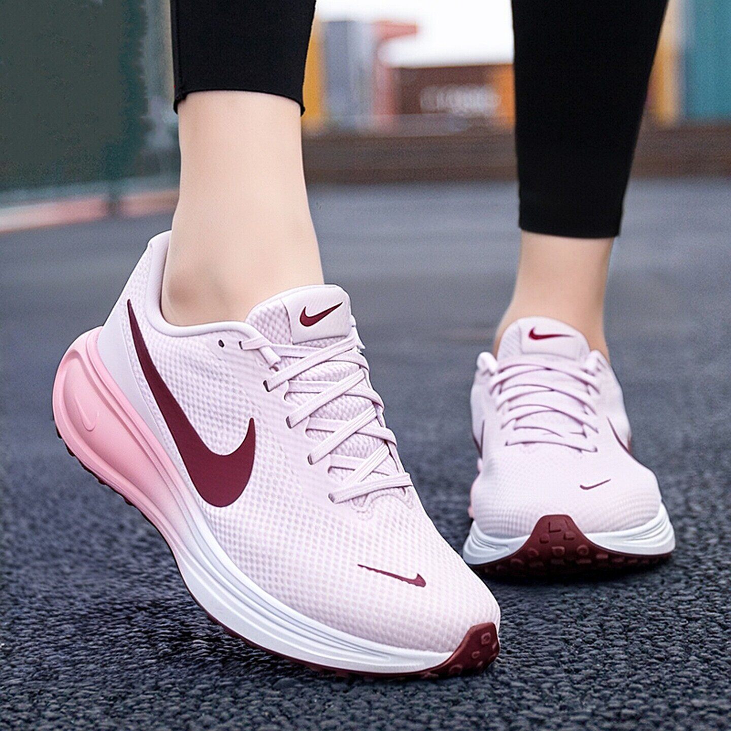 NIKE耐克女鞋revolution 8健身训练运动鞋厚底缓震粉红色跑步鞋