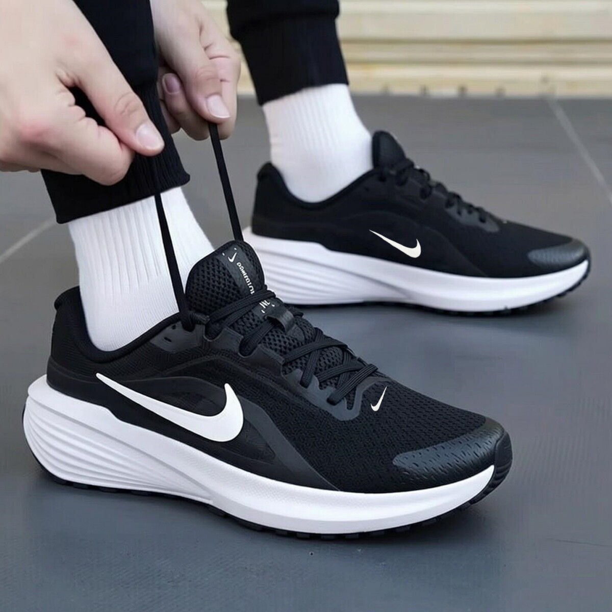 Nike耐克鞋子正品网面跑步鞋男子黑色运动鞋轻便透气休闲鞋训练鞋
