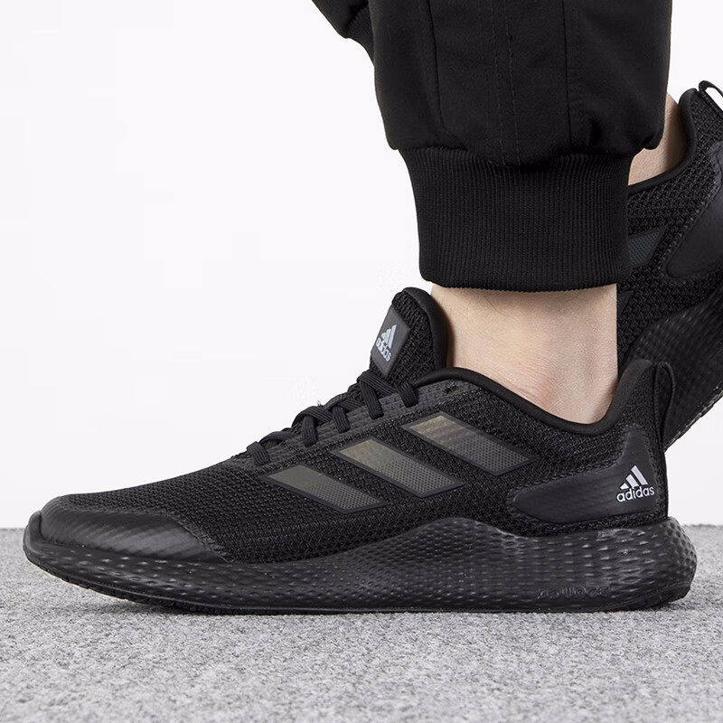 阿迪达斯男鞋正品2026年