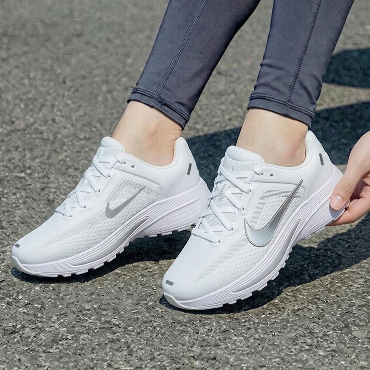 Nike耐克鞋子2026年新款网面运动鞋潮流大标跑步鞋女子健身训练鞋