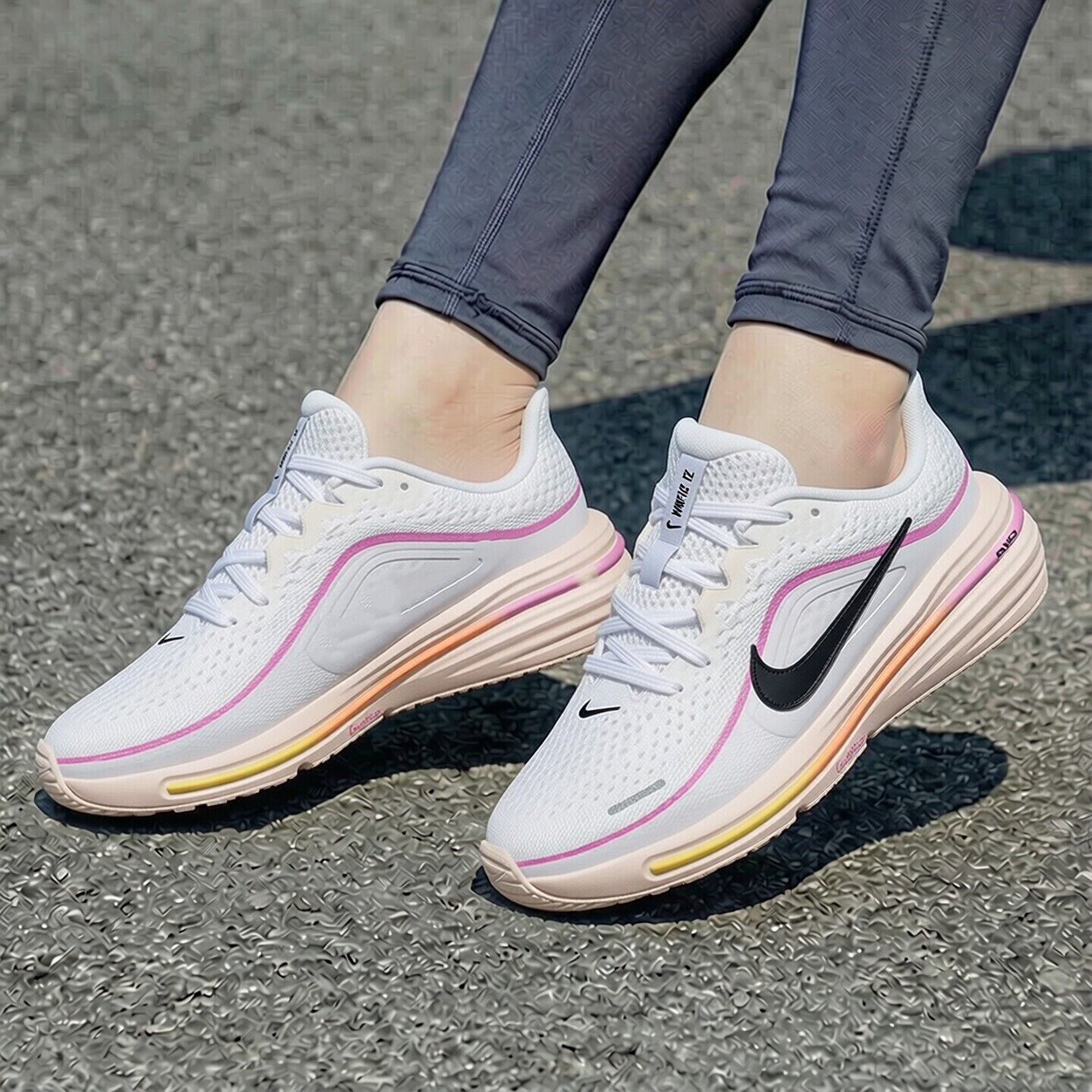 Nike耐克潮流时尚运动鞋新款网面大童鞋轻便透气跑步鞋女子休闲鞋