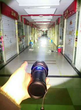 铭旭MX-8000W大功率强聚光型手电进口T80灯珠户外野营锂电池