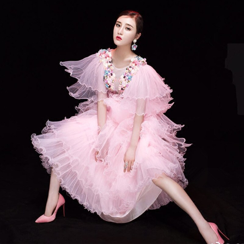 影楼写真服装新款主题婚纱内景摄影拍照粉色甜美压邹蛋糕裙礼服在类目 女装/女士精品, 婚纱/旗袍/礼服, 婚纱中 - 来自Buy2taobao.com提供专业的淘宝代购服务