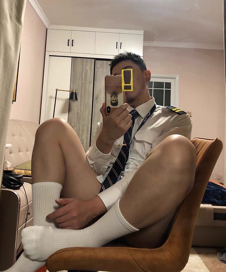 3双装 潮男学院风滑板长筒竖条男袜子纯色网红棉袜加厚毛圈