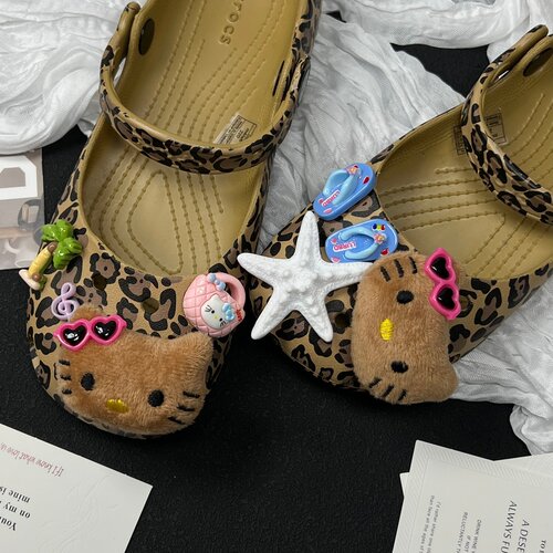 卡洛驰crocs豹纹KT猫鞋扣