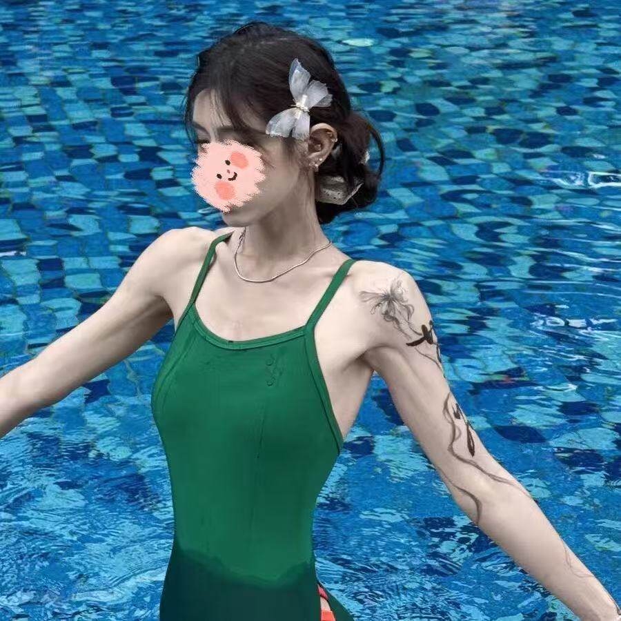 泳衣女款泡温泉高级感游泳馆专用图片