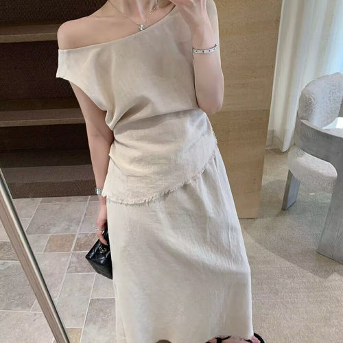 EASE韩系两件套 设计感两穿领口毛边不规则上衣+高腰显瘦半裙套装
