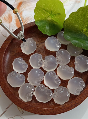 玛瑙玉髓小如意锁女项链