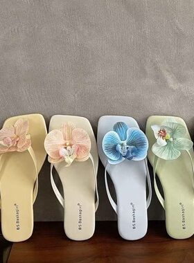 仙女风度假海边人字拖鞋女小众晚晚风花瓣沙滩夹趾凉拖露趾平底拖