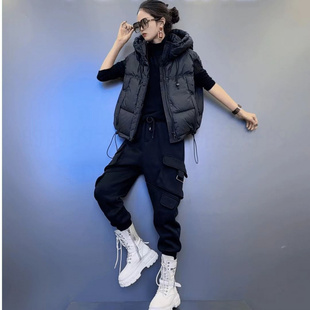 时尚感欧风洋气连帽无袖棉马甲冬新款小个子百搭显瘦潮流保暖外套