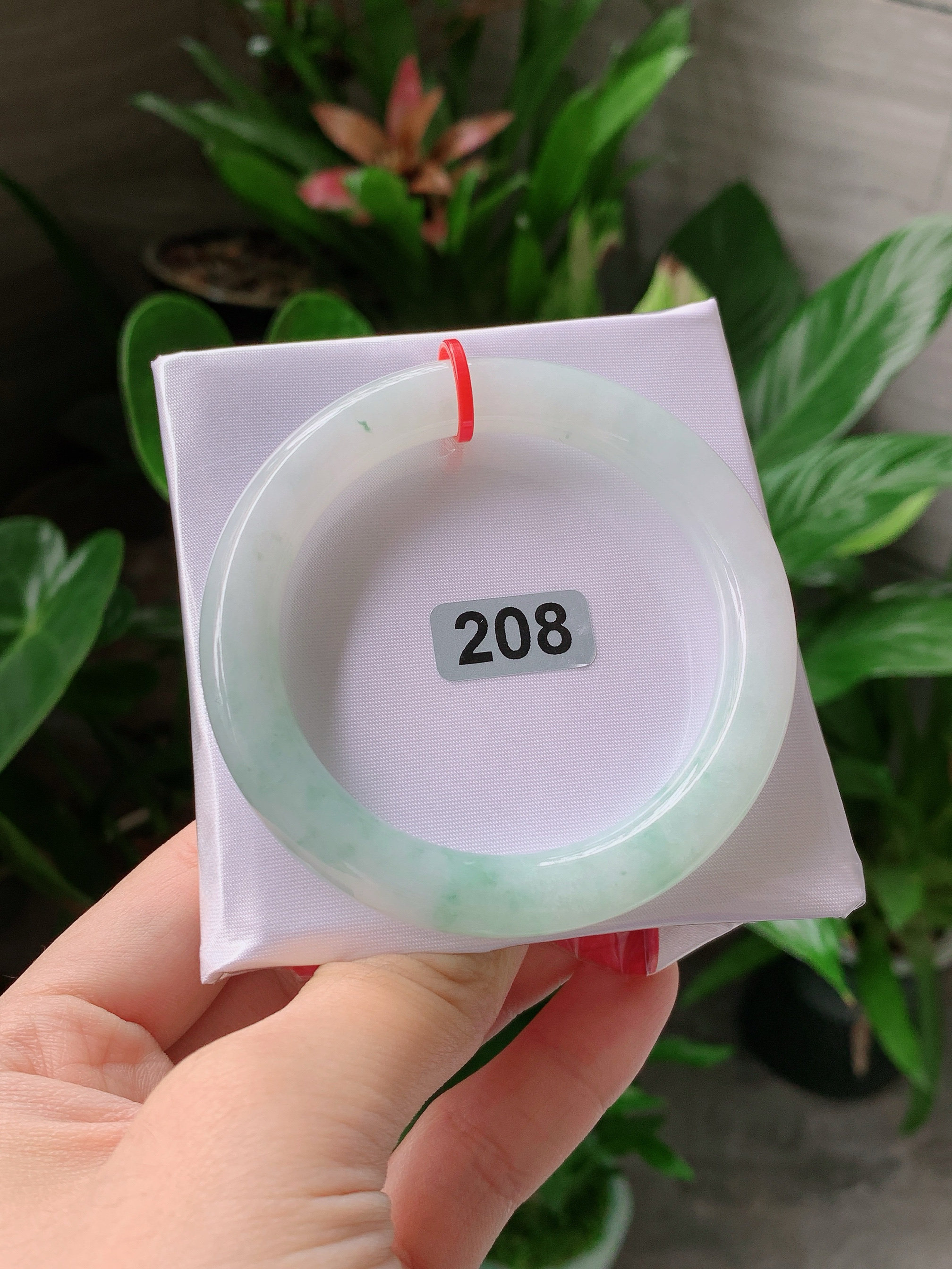 A货手镯52圈口冰种飘绿花圆条手镯种老肉细女款带证书