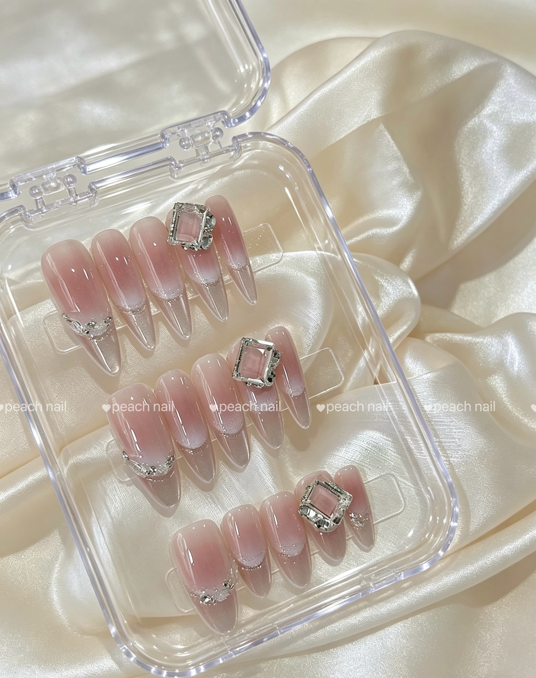 猫眼腮红穿戴甲冰透钻立体堆钻甜美可爱手工穿戴甲气质显白百搭