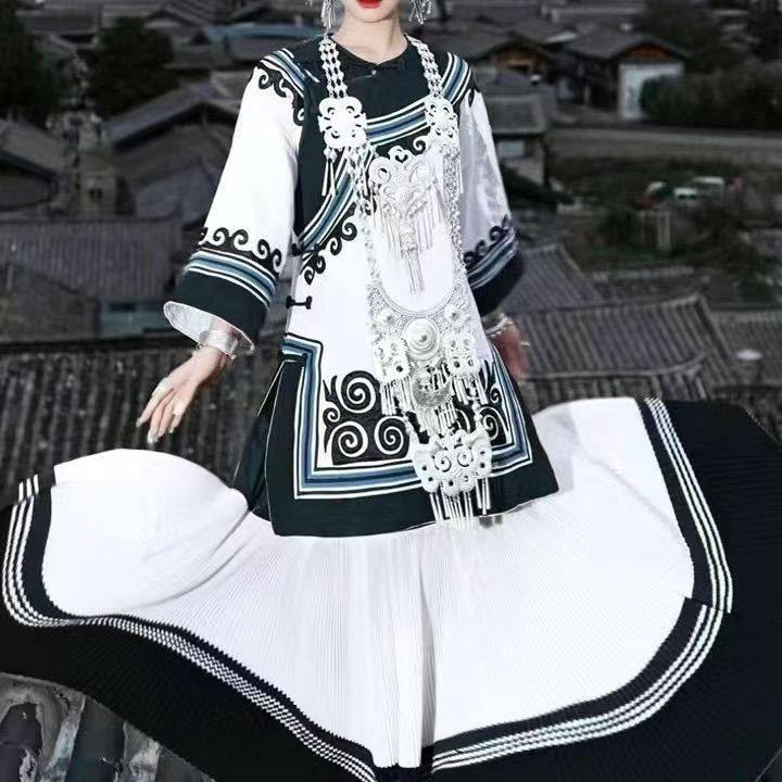 新款印花彝族全套服装四川凉山爆款传统旅拍摄影写真服饰套装