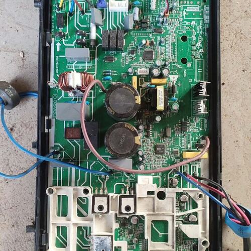 议价空调主板，型号KFR-35W/6P2，有正常使用痕迹。实物拍议价