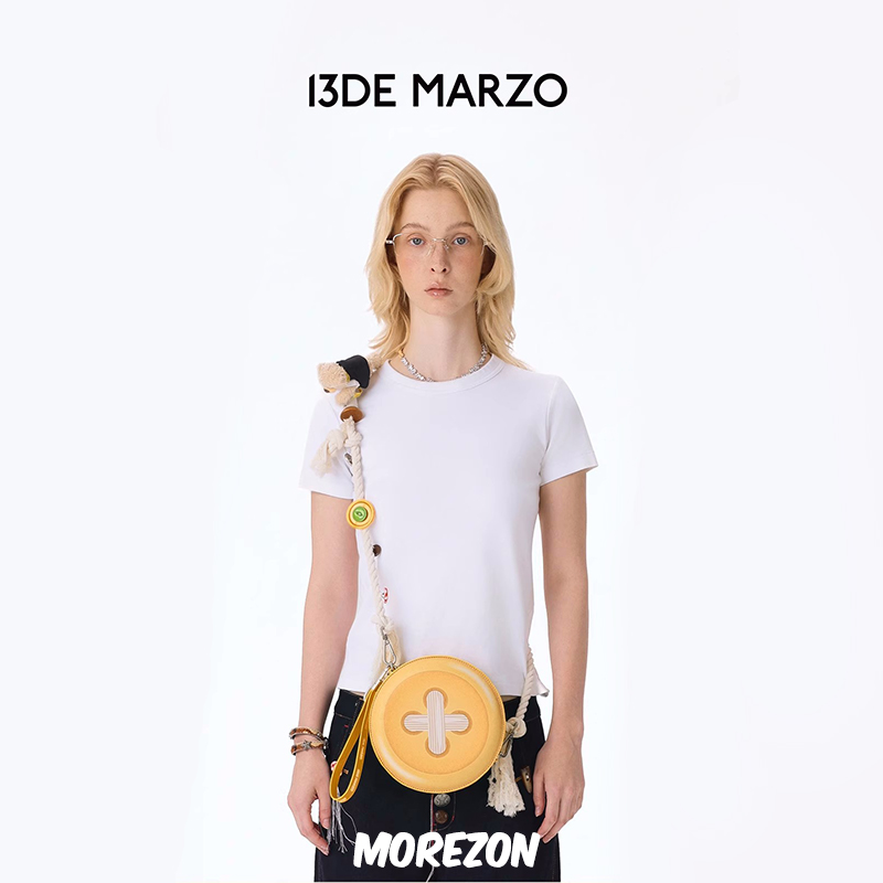 MOREZON【13DE MARZO】25AW秋冬潮人可爱百搭裁缝小熊纽扣斜挎包