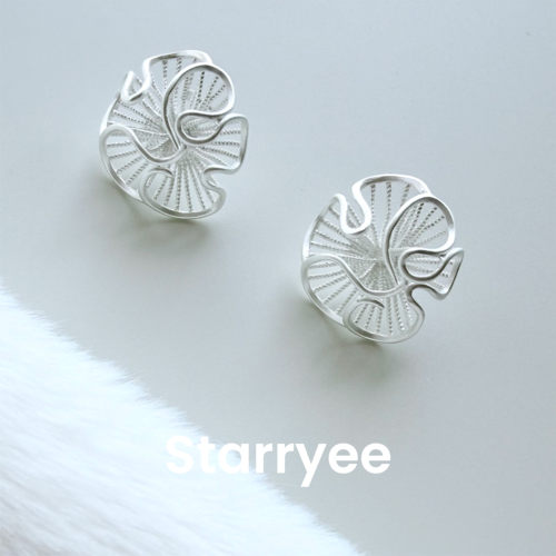 Starryee复古褶皱镂空花朵耳钉女