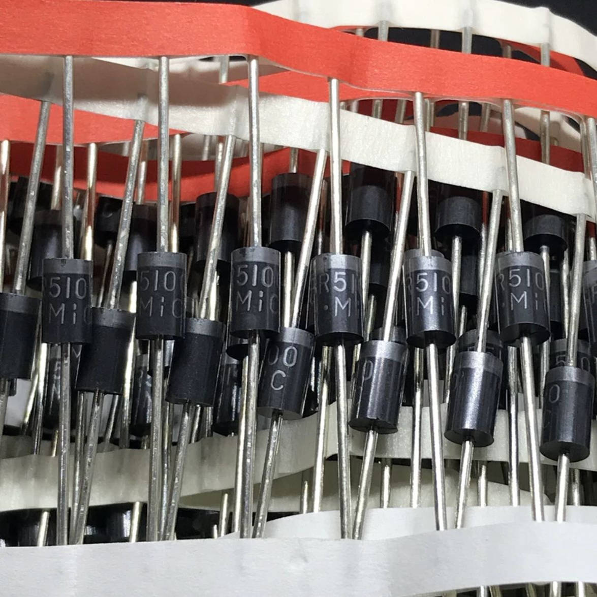 全新肖特基二极管 SR510 可代SB5100 SR5100 (5A 100V) - 实物图