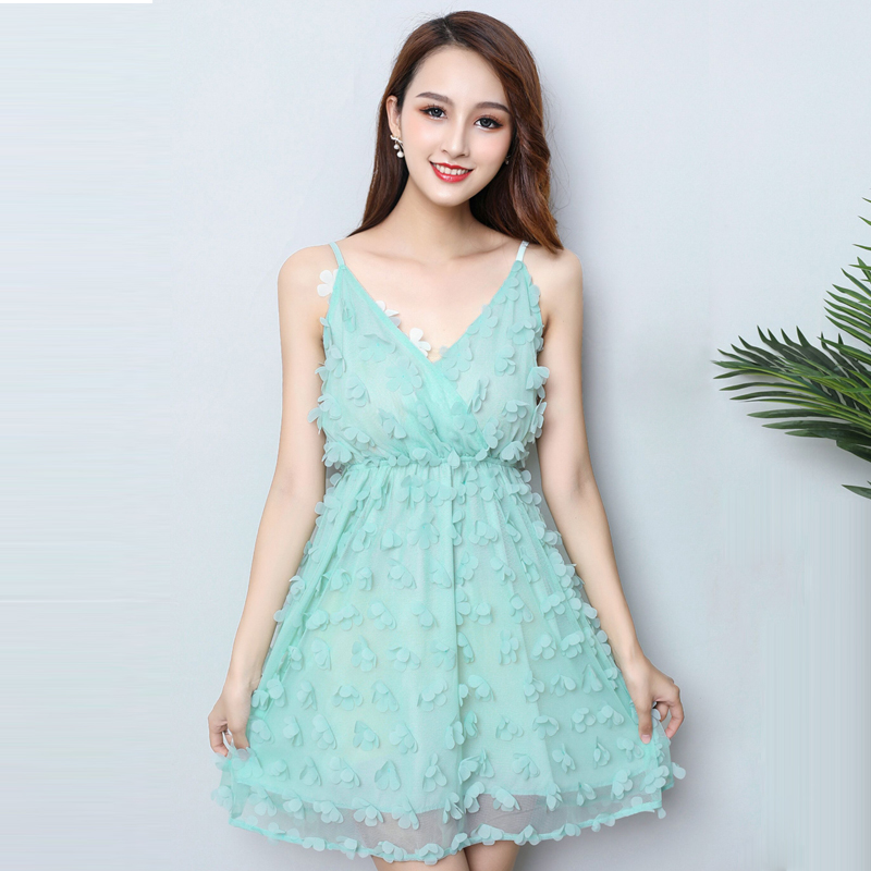 吊带连衣裙2020新款夏甜美花瓣性感雪纺V领吊带衫女装连衣裙仙女