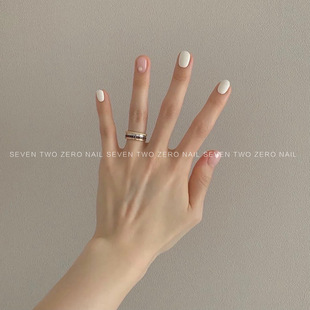 光疗手工定制穿戴甲拆卸美甲 简约小白上线 柒贰零Nail 小红书推荐