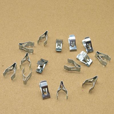 汽车内饰板卡子座椅靠背卡扣V凹槽形金属卡子V型中控面板金属卡扣