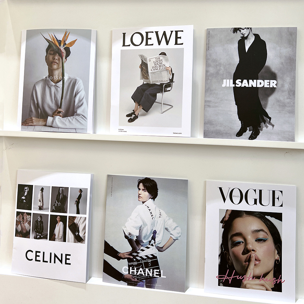 网红杂志书本拍照道具