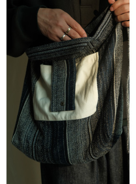 WATEREVER | 蓝白提花条纹撞色邮差包帆布包单肩斜挎复古电脑包